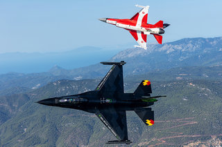 5 - Belgian and Danish AF F-16 Solo Display IM1 4243 FA-67