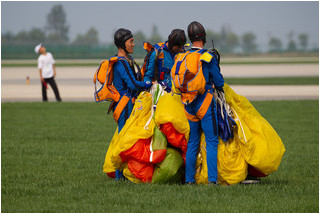 Pyongyang Air Club parachutists