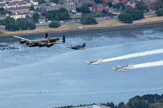 05 BBMF and Silver Swallows IM1 5598