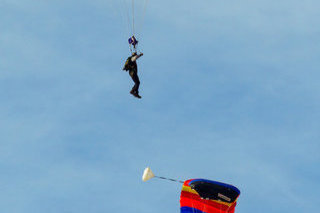Parachutists IM2 0047 Frank Grealish