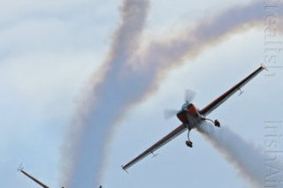 Extra 300L, G-OFFO, 2Excel
